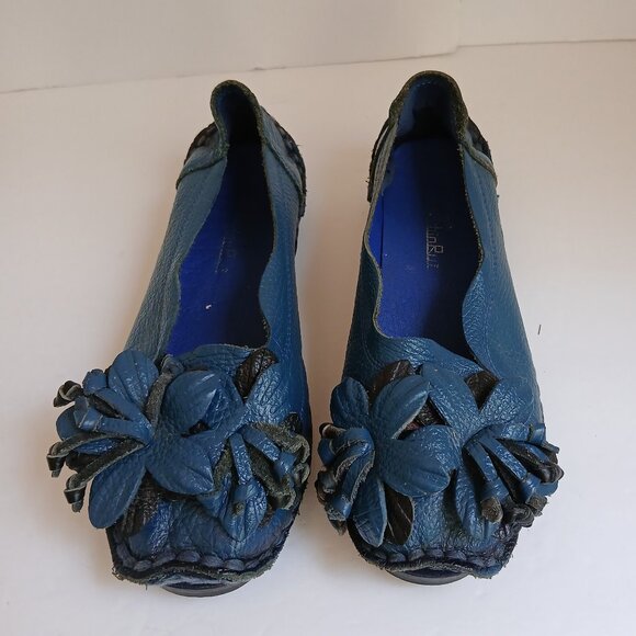 Vintage Handcrafted Blue Leather 3D Flower Slip-On Lug Sole Moccasins  Sz 7 - Picture 3 of 12